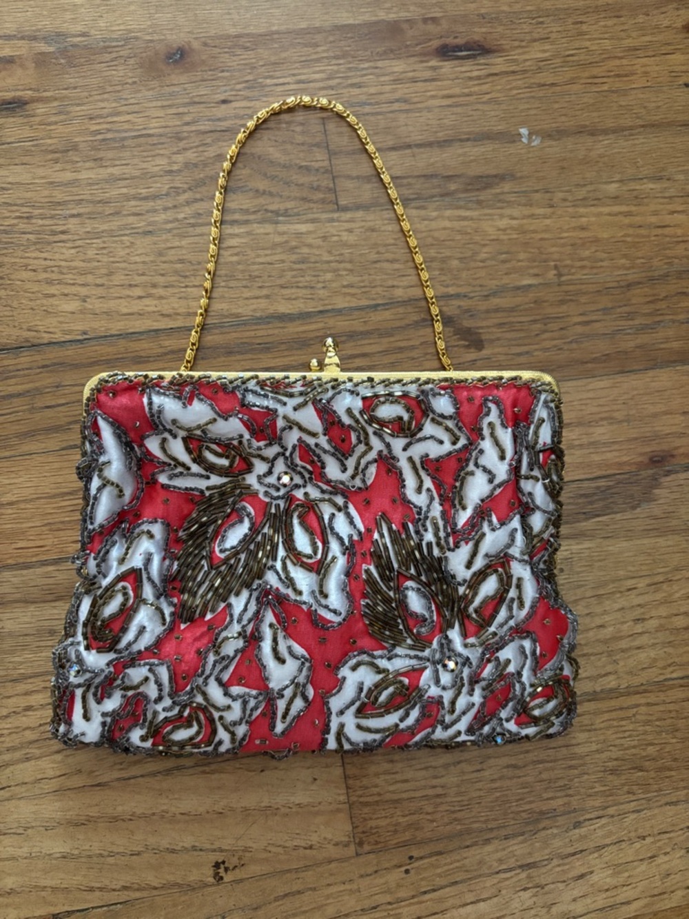 Vintage! 1950’s WALBERG Hand Beaded in Hong Kong Purse Gold-tone Clasp & Chain